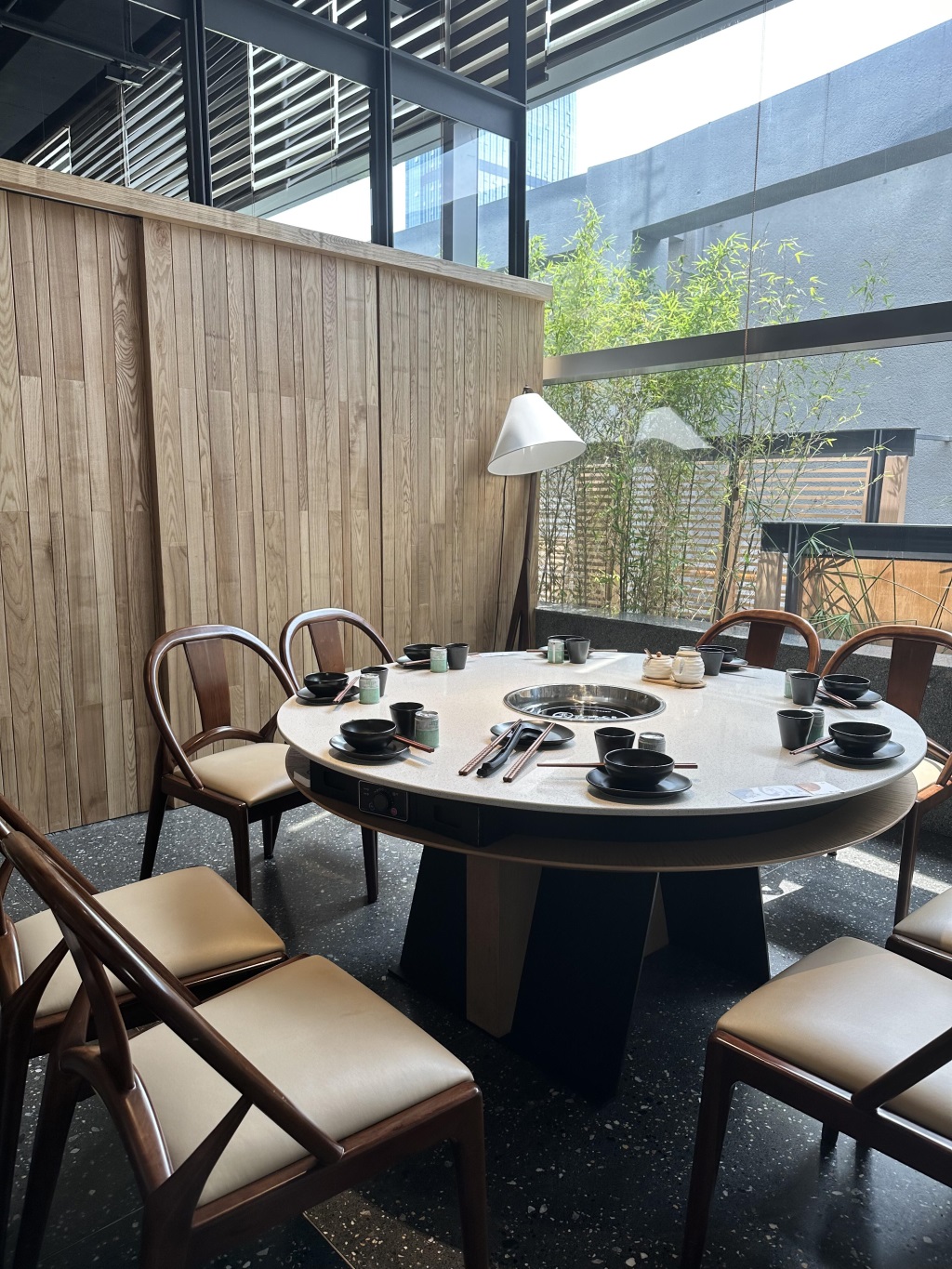 园里火锅包厢火锅桌椅