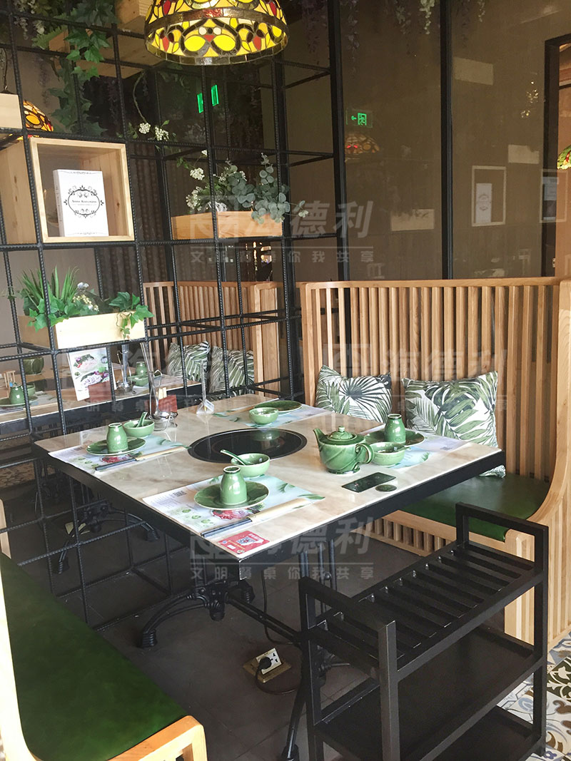 海德利四季椰林火锅店餐桌椅案例图2