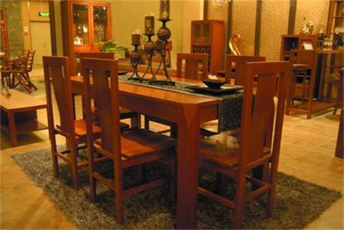 餐厅实木餐桌椅