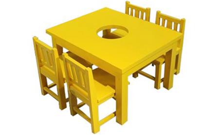 主题黄色实木餐桌椅