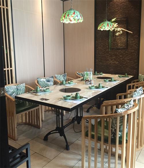 四季椰林椰子鸡火锅桌椅