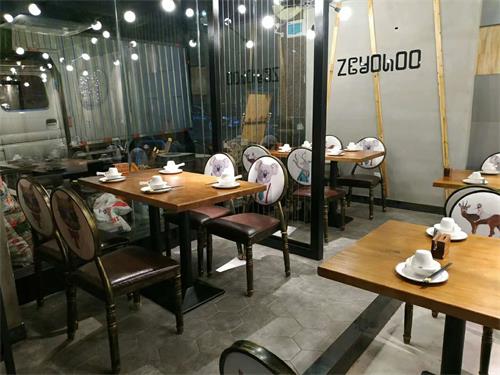 餐厅桌椅