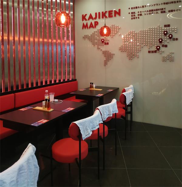 歌志轩名古屋拉面餐厅桌椅