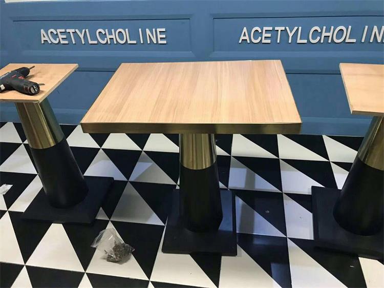 塘潮时尚融合菜系餐厅桌子