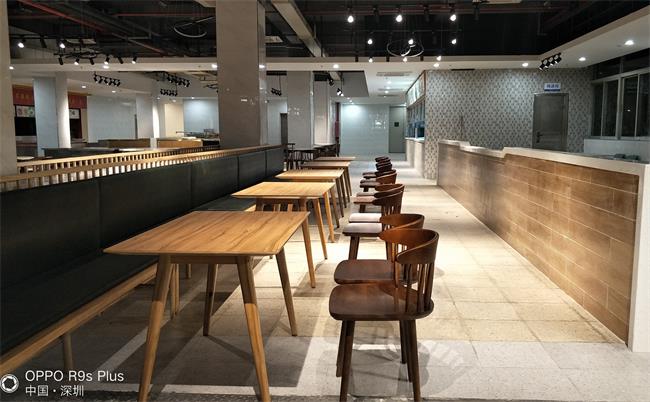 学生食堂实木餐桌_学校食堂专用餐桌