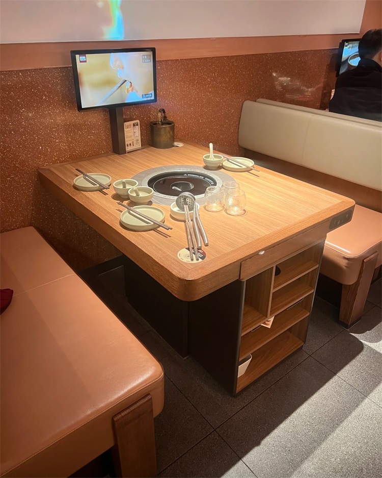 巴奴火锅现代实木火锅桌椅