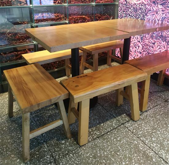 木屋烧烤餐厅实木桌椅